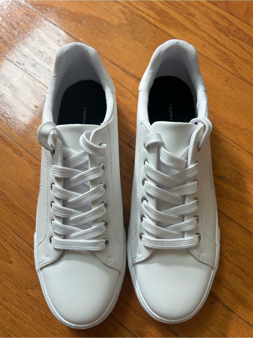 Brand new Tommy Hilfiger Women Sneakers size 7.5